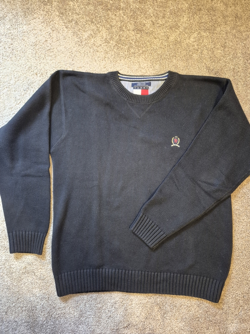 NOS NWOT TH Brand Black Cotton Crewneck Sweater